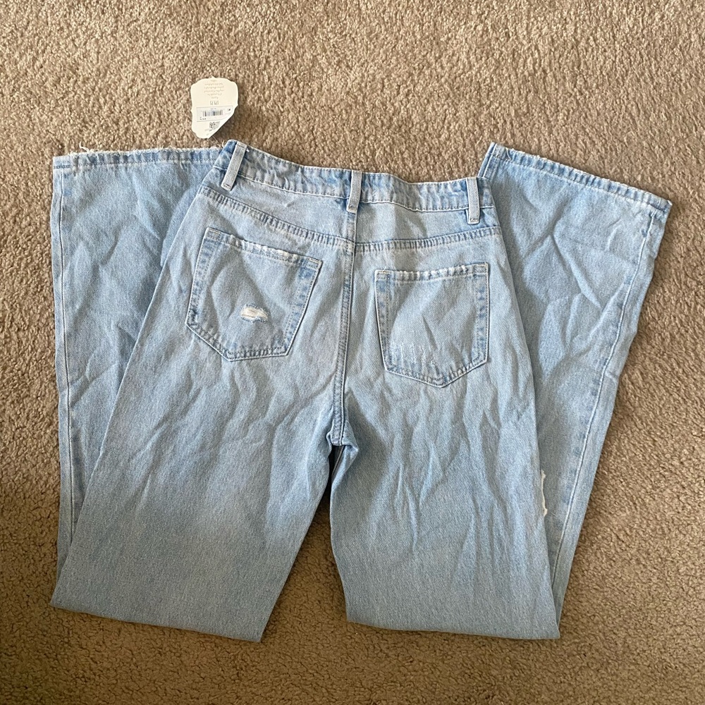 Altar’d State‎ Kayla Distressed Straight Leg Jeans - Picture 6 of 7
